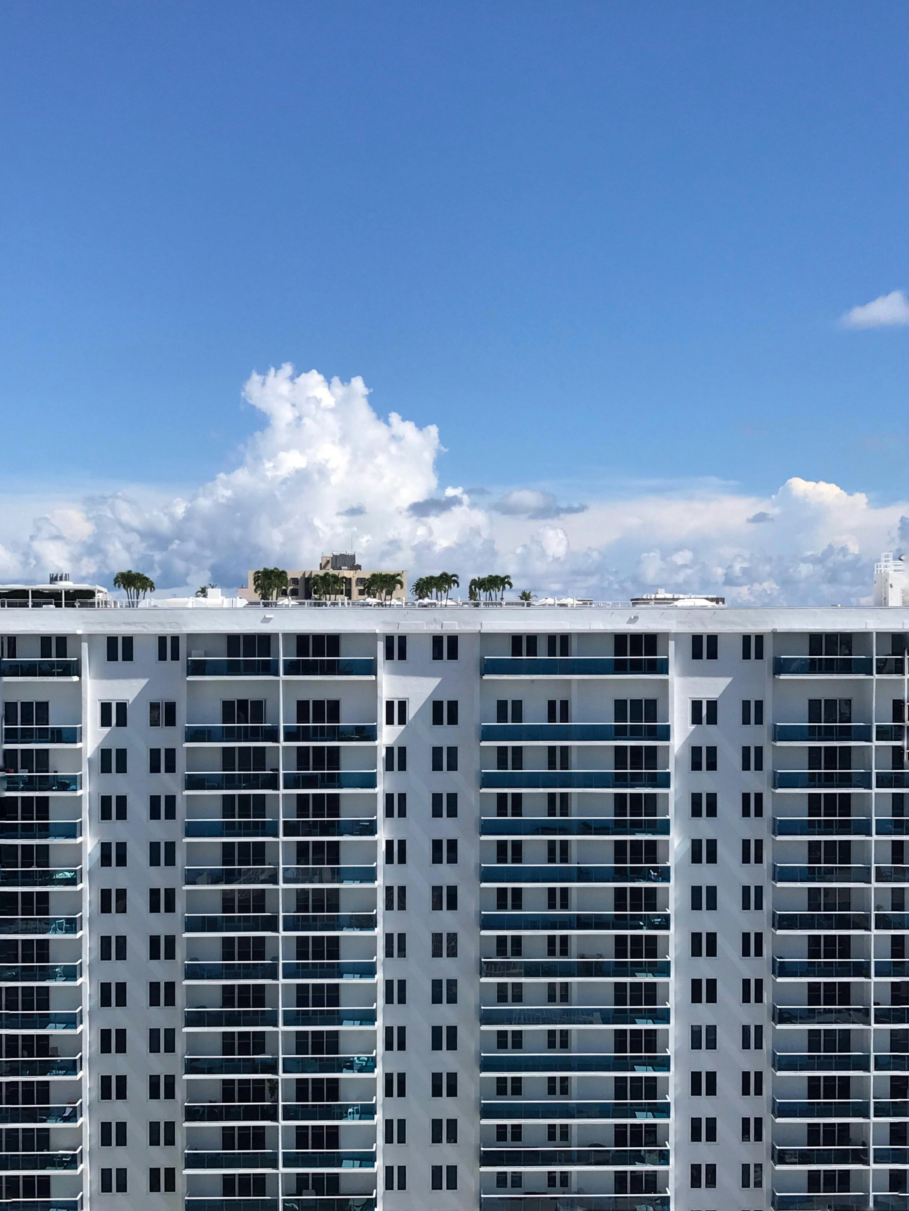 2900 NE 7th Avenue - Main View