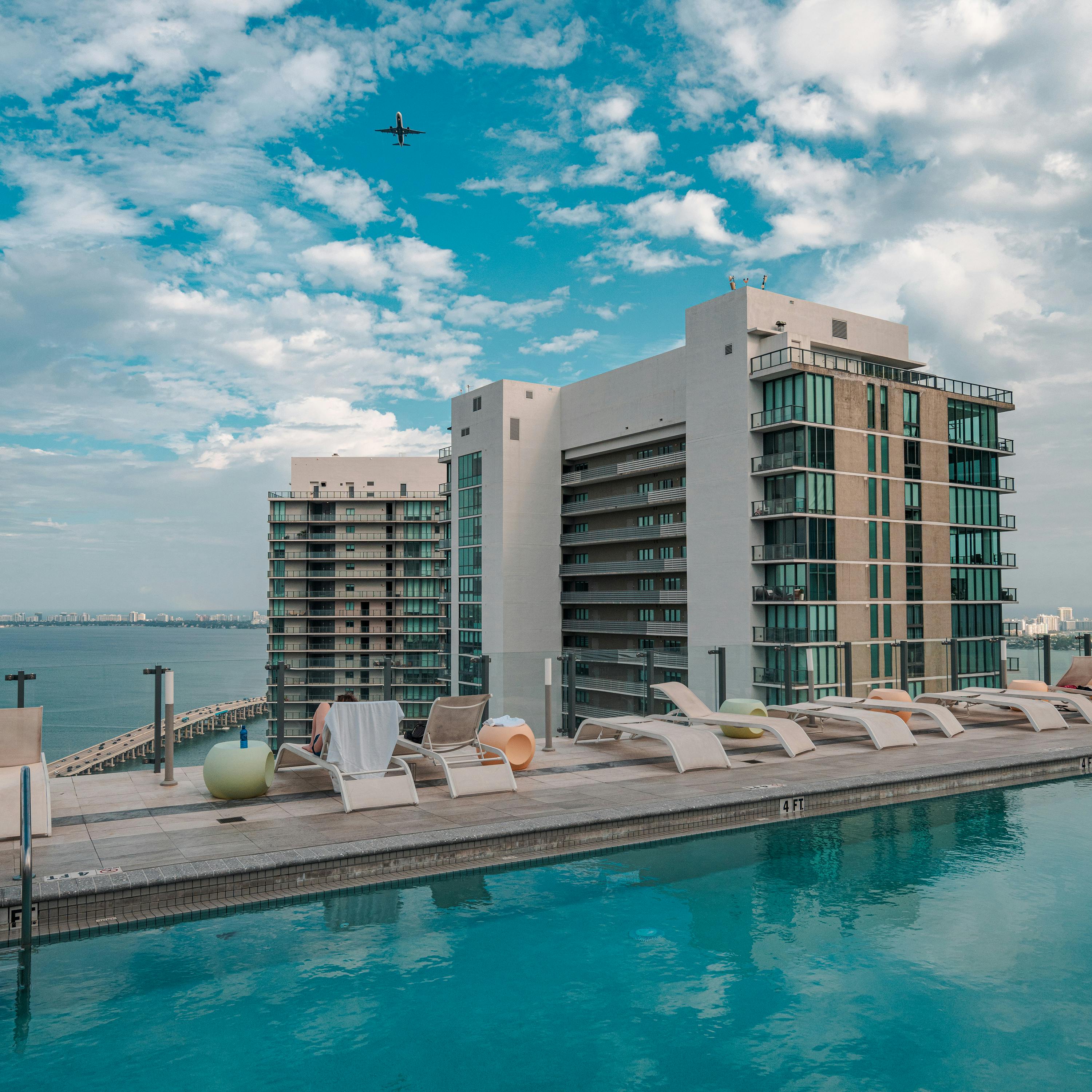 2900 NE 7th Avenue - Pool