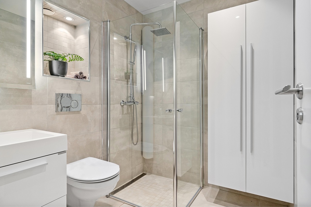 4565 Pine Tree Drive - Bathroom