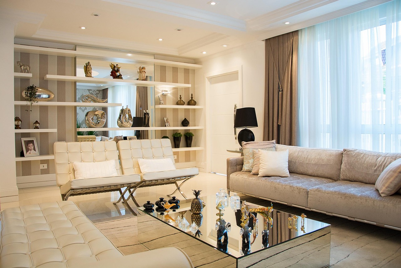 4565 Pine Tree Drive - Living Area
